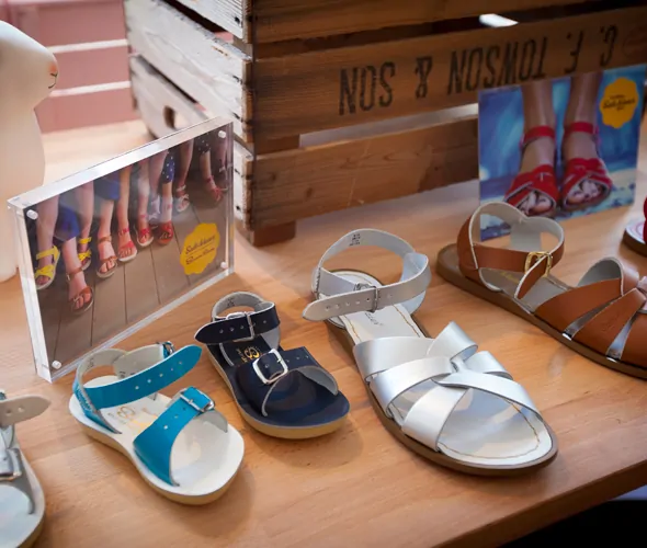 Magnetic Acrylic Block Sign Holder - Image 3